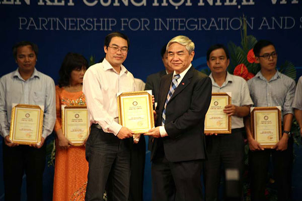 Giải thưởng Techmart 2015 - Công Ty CP TM Và SX Hóa Chất Thiết Bị Thịnh Quang