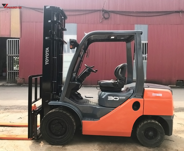 Xe nâng dầu Toyota 8FD30