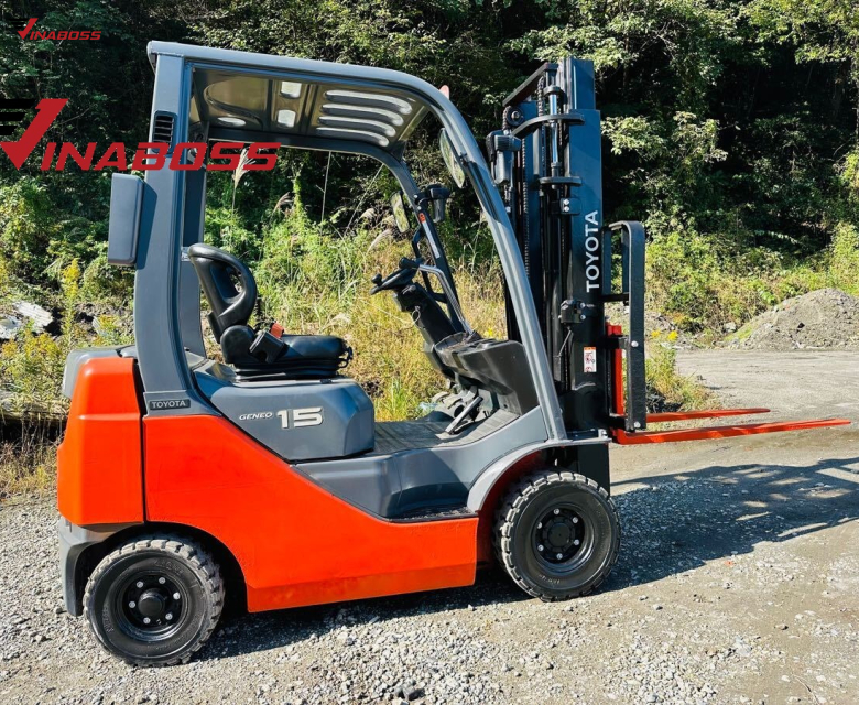 Xe nâng Yotota 8FD15