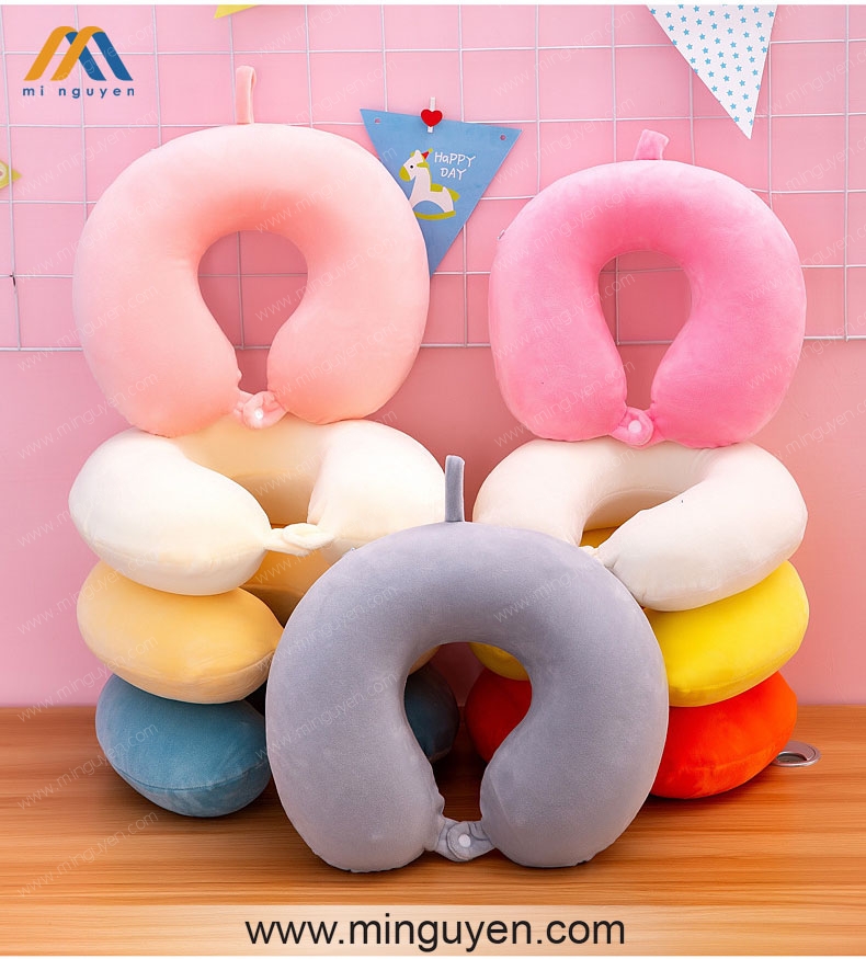 Gối kê cổ cao su Memory Foam - Quà Tặng Mi Nguyễn - Công Ty TNHH Sản Xuất Thương Mại Dịch Vụ Mi Nguyễn