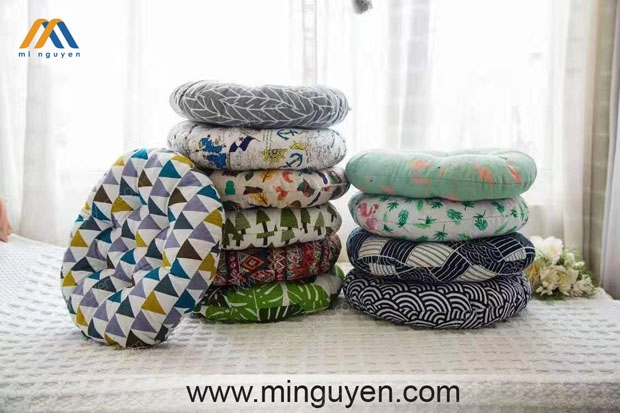 Lót ngồi vải linen hình tròn - Quà Tặng Mi Nguyễn - Công Ty TNHH Sản Xuất Thương Mại Dịch Vụ Mi Nguyễn