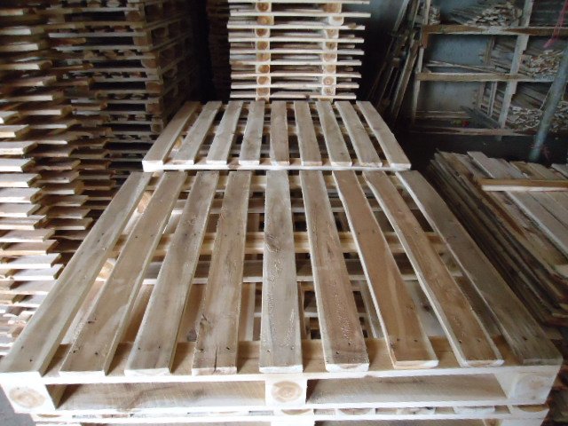 Pallet gỗ