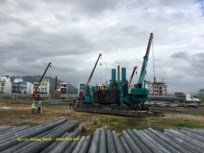 Thi công ép cọc bằng robot - Thi Công Nền Móng Hoàng Minh - Công Ty TNHH Xây Dựng Nền Móng Hoàng Minh