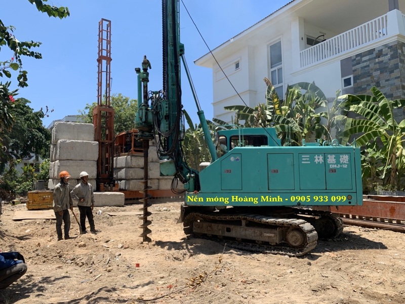 Thi công ép cọc bê tông - Thi Công Nền Móng Hoàng Minh - Công Ty TNHH Xây Dựng Nền Móng Hoàng Minh