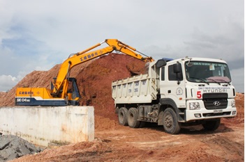 Dịch vụ san lấp mặt bằng - Thi Công Nền Móng Hoàng Minh - Công Ty TNHH Xây Dựng Nền Móng Hoàng Minh