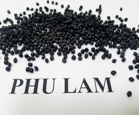 Hạt nhựa màu đen - Nhựa Phú Lâm - Công Ty TNHH Xuất Nhập Khẩu Phú Lâm