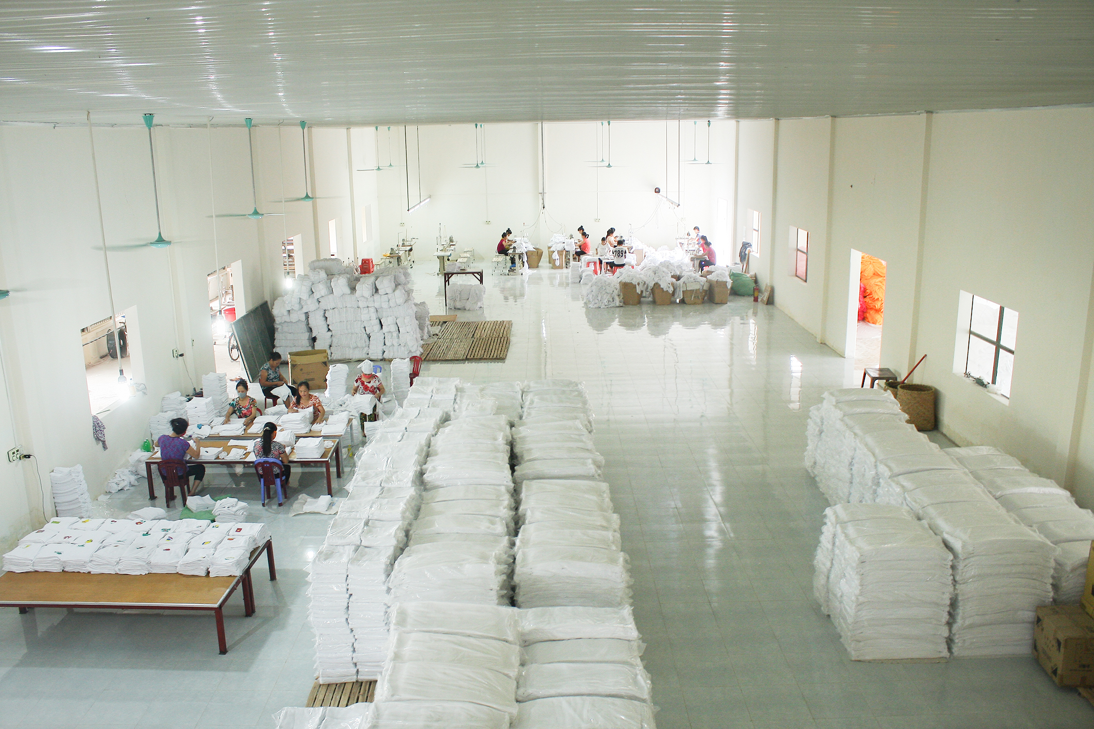 Xưởng sản xuất - Khăn Bông Biển Bạc - Công Ty TNHH Xuất Nhập Khẩu Biển Bạc