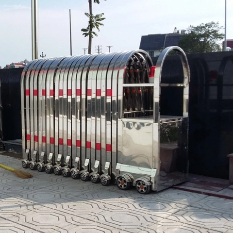 Cổng xếp inox - Công Ty TNHH Dịch Vụ Thương Mại Và Xây Dựng Thành Phát