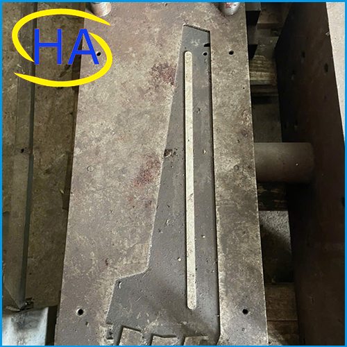 Khuôn đột dập liên hoàn - Khuôn Mẫu Hải Anh - Công Ty TNHH Khuôn Mẫu Hải Anh