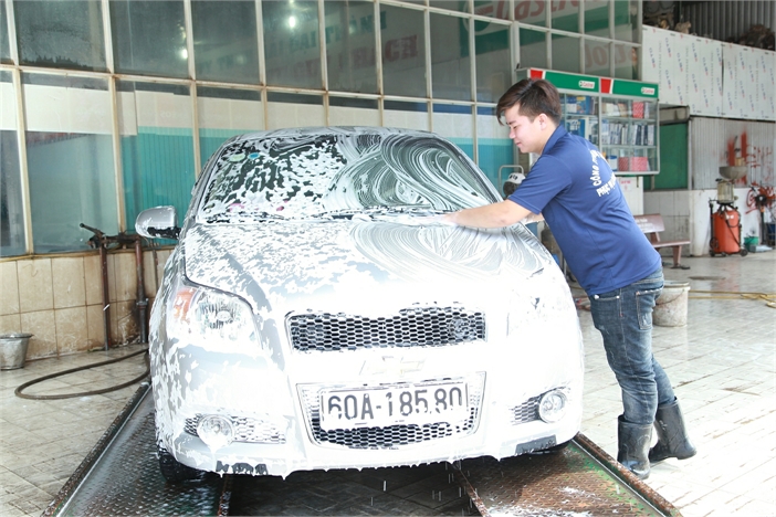 Rửa ô tô