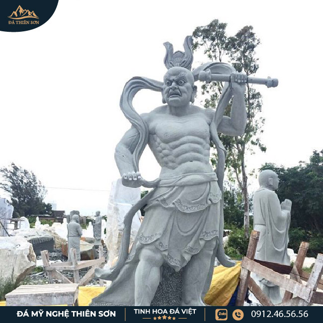 Tượng kim cang bằng đá