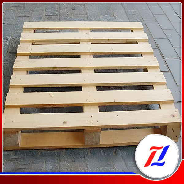 Pallet gỗ 4 hướng nâng - Bao Bì Thăng Long - Công Ty TNHH Sản Xuất Bao Bì Thăng Long