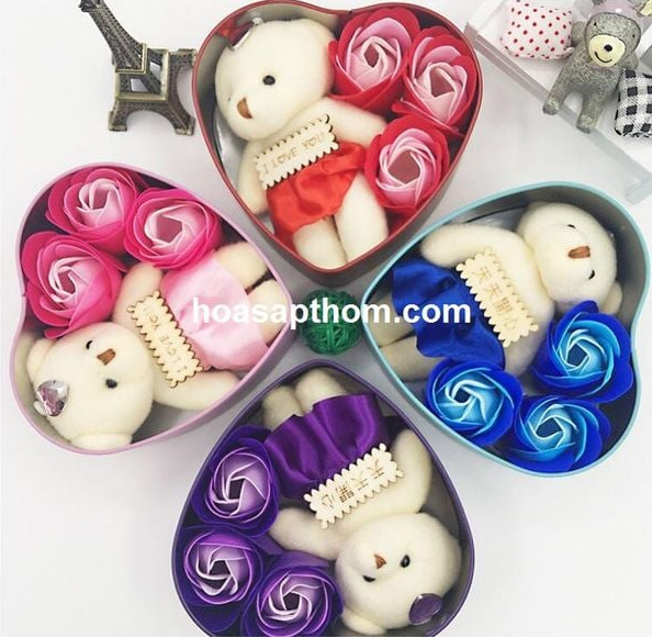Hoa hồng sáp hộp trái tim 3 bông có gấu - Phụ Kiện Ngành Hoa Hà Mi - Công Ty TNHH Thương Mại Dịch Vụ Hà Mi