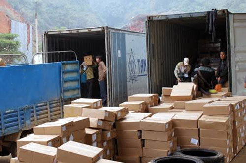 Dịch vụ bốc xếp hàng hóa - Forwarder Logistics - Công Ty CP TM Và DV Hàng Hải Bình Nguyên