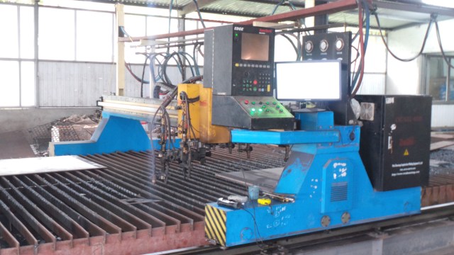 Máy cắt nhiệt tự động CNC