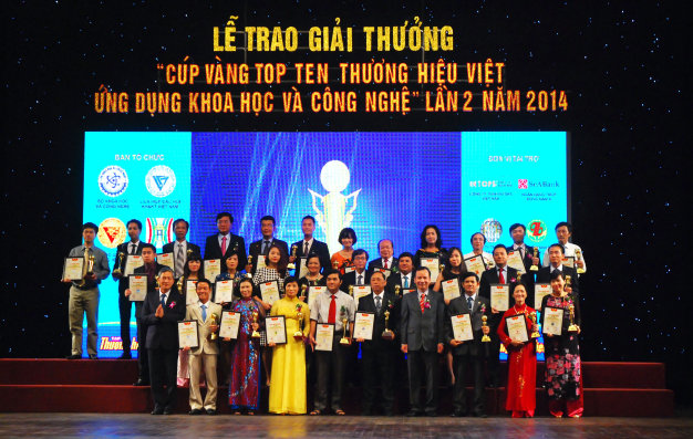 Nhận Cup Vàng Top Ten thương hiệu Việt ứng dụng KH &CN - Bột Sơn Tĩnh Điện HPP2 - Công Ty Cổ Phần Sơn Hải Phòng Số 2