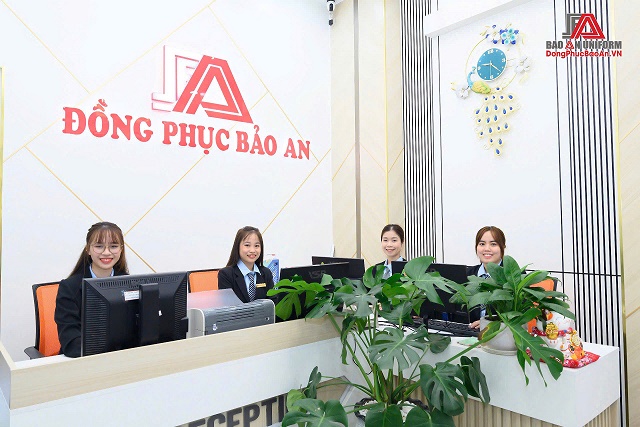 Đội ngũ nhân sự