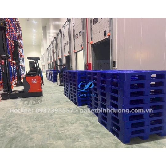 Pallet nhựa chịu tải lớn - Pallet Toàn Phát - Công Ty TNHH Một Thành Viên Thương Mại Dịch Vụ Pa Lét Toàn Phát