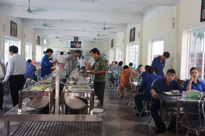 Suất ăn công nghiệp tại các nhà máy