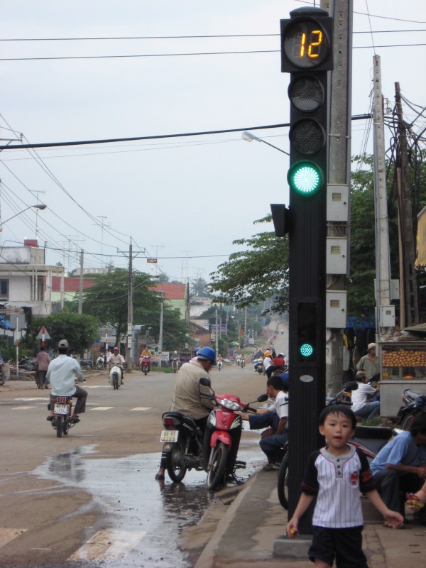 Trụ đèn tín hiệu giao thông - Thiết Bị Chiếu Sáng Đức Phát - Công Ty TNHH Sản Xuất Thương Mại Dịch Vụ Và Xây Dựng Đức Phát