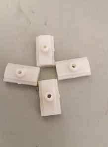 Xỏ dây - Bao Bì Đông Hưng - Công Ty TNHH Sản Xuất Thương Mại Dịch Vụ Bao Bì Và Nhựa Đông Hưng