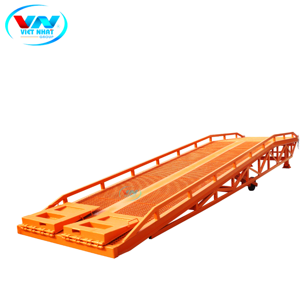 Cầu nâng hàng lên container thủy lực
