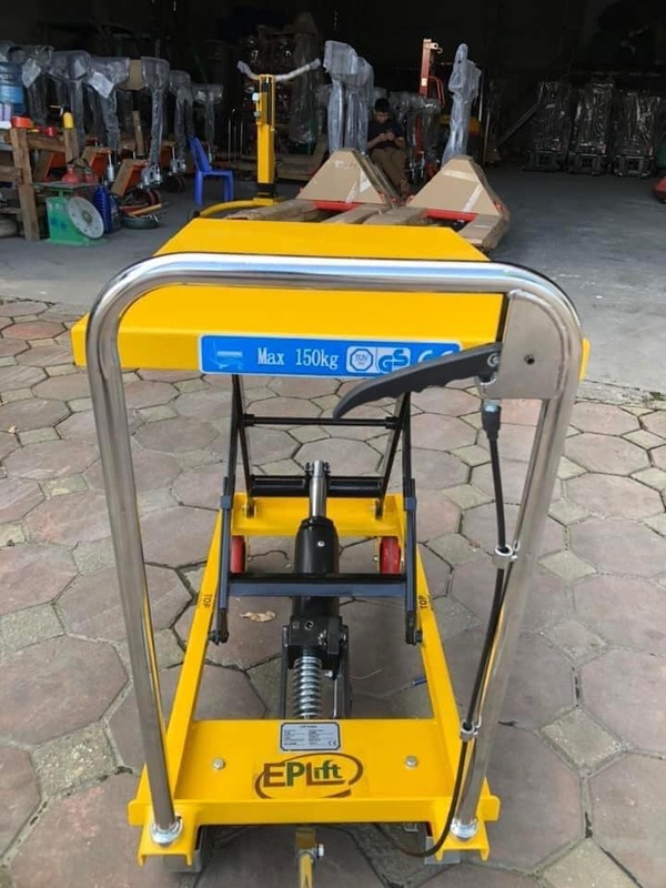 Xe nâng mặt bàn