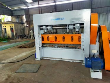 Máy đan lưới hình thoi - Máy Móc Cơ Khí Hồ Nam - Công Ty TNHH Thiết Bị Công Nghiệp Hồ Nam