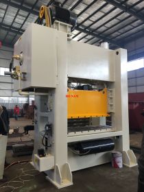 Máy đột lỗ lưới