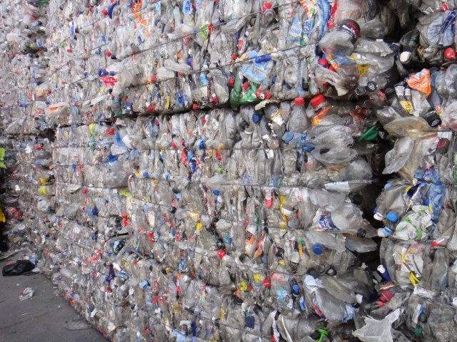 Phế liệu nhựa - Công Ty TNHH Thương Mại Dịch Vụ Xử Lý Môi Trường Gia Quang