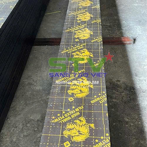 Ván ép coppha phủ phim 4M