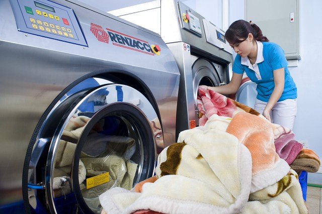 Giặt là chăn mền - Cơ Sở Giặt Hấp Nhật Quang
