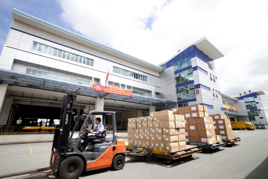 Giao nhận và vận chuyển hàng hóa - Công Ty TNHH Giao Nhận Quốc Tế DHT