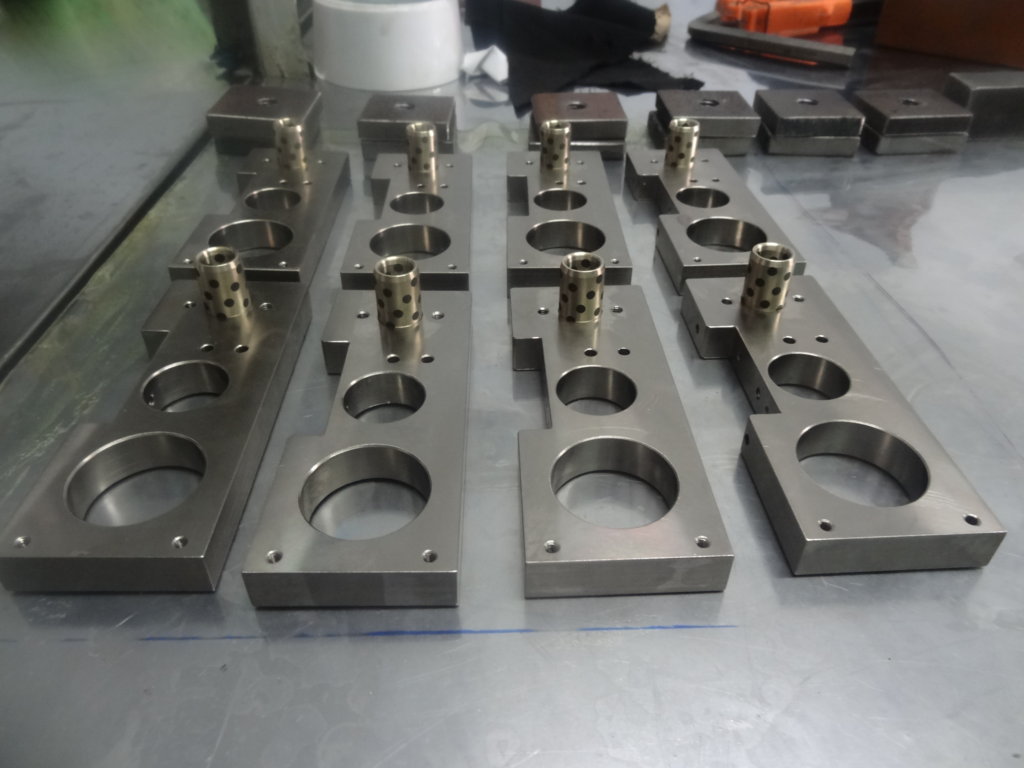 Sản phẩm máy phay CNC - Cơ Khí Chính Xác Nhật Nam - Công Ty TNHH Một Thành Viên Cơ Khí Chính Xác Và Thương Mại Nhật Nam