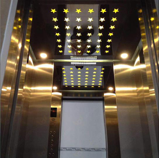 Trần thang máy