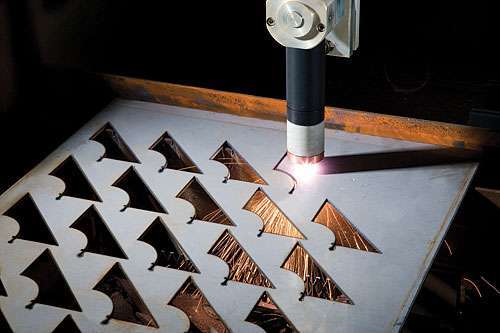 Cắt khắc laser trên kim loại - CN Công Ty TNHH May - Kết Cườm Thảo Ly