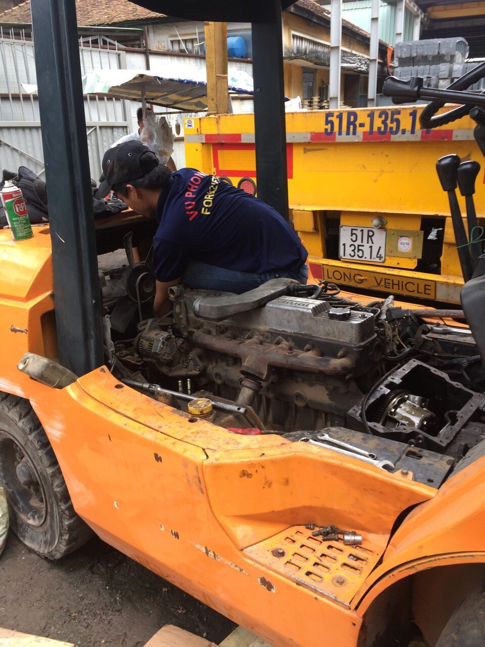 Sửa chữa xe Toyota 5 tấn - Xe Nâng Vũ Phong - Công Ty TNHH Kỹ Thuật Máy Công Nghiệp Vũ Phong