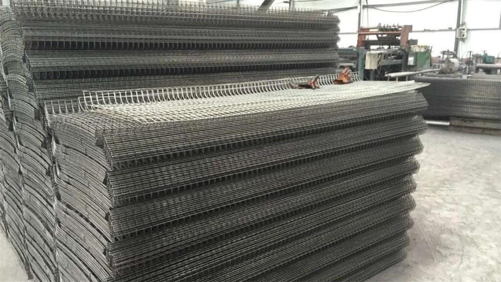 Lồng nuôi gà đẻ trứng công nghiệp