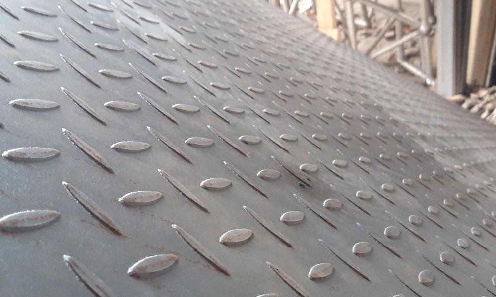 Thép tấm chống trượt - Tôn Thép Hưng Phát - Công Ty Cổ Phần Vật Tư Kim Khí Hưng Phát