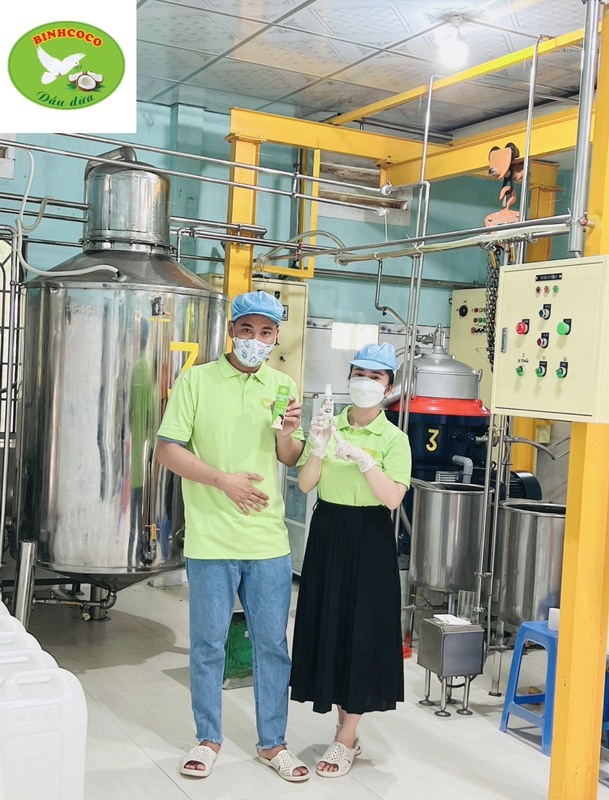 Hình ảnh sản xuất Công ty Dầu Dừa Thanh Bình - Dầu Dừa Thanh Bình - Công Ty TNHH Thương Mại Dịch Vụ Và Sản Xuất Dầu Dừa Thanh Bình