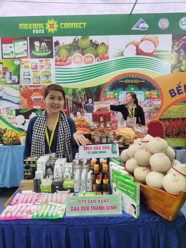 Hình ảnh dầu dừa Thanh Bình tại triển lãm - Dầu Dừa Thanh Bình - Công Ty TNHH Thương Mại Dịch Vụ Và Sản Xuất Dầu Dừa Thanh Bình