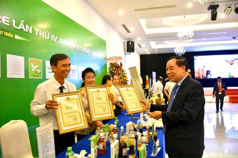 Hình ảnh dầu dừa Thanh Bình tại triển lãm - Dầu Dừa Thanh Bình - Công Ty TNHH Thương Mại Dịch Vụ Và Sản Xuất Dầu Dừa Thanh Bình