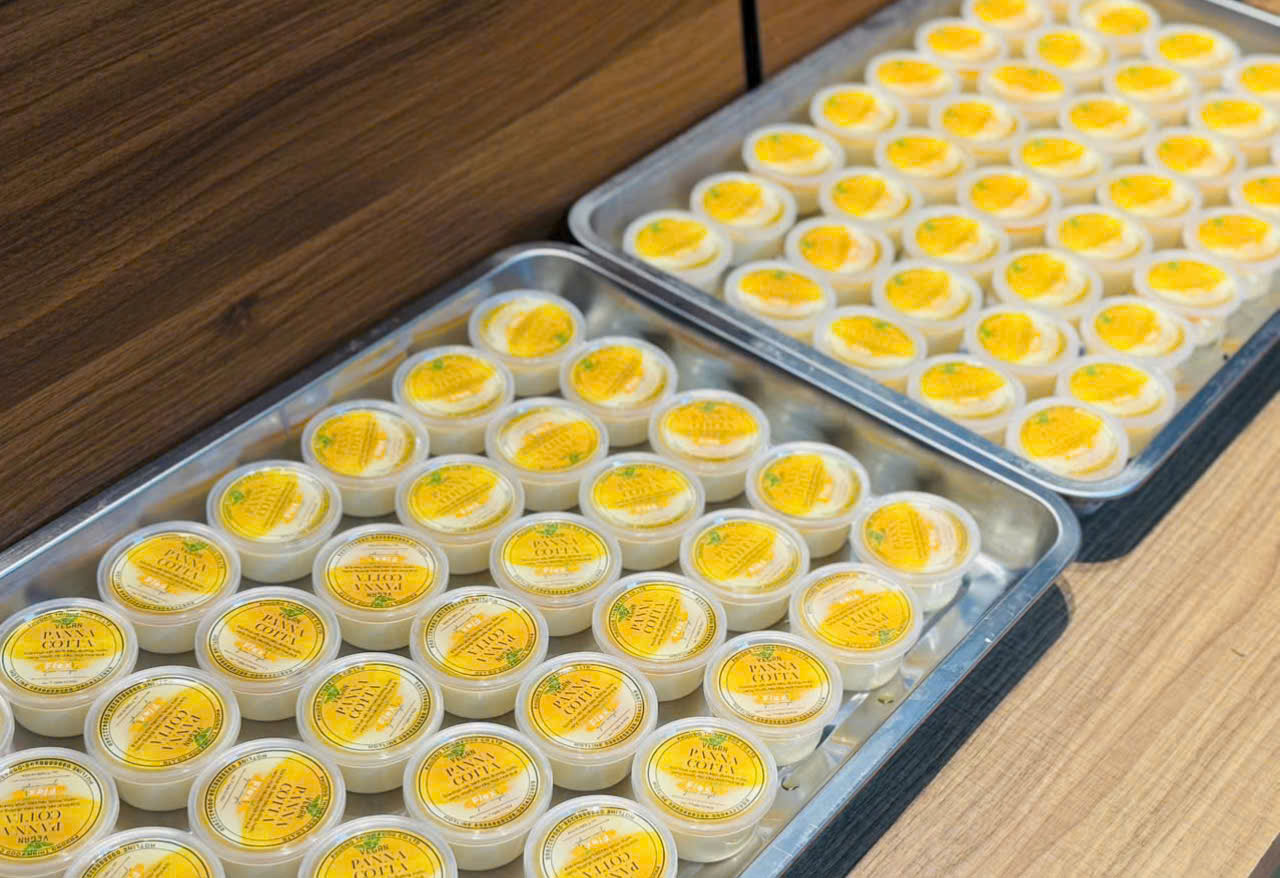 Panna cotta - Thực Phẩm Chay Phương Thịnh - Công Ty TNHH Thực Phẩm và Dịch Vụ Ăn Uống Phương Thịnh