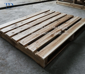 Mẫu pallet gỗ 4 hướng nâng tải trọng 3.5 tấn