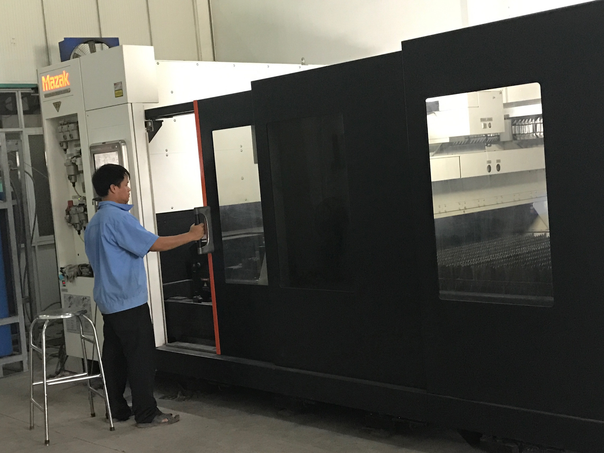 Máy cắt Laser
