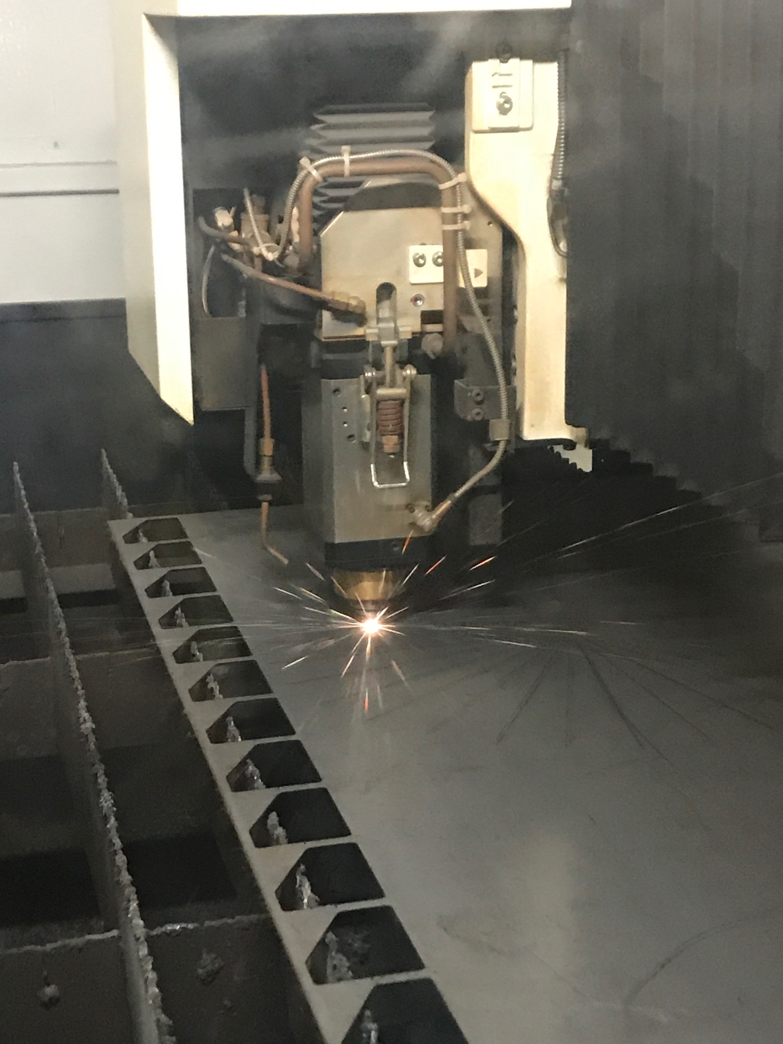 Máy cắt Laser