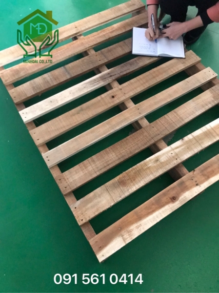 Pallet gỗ