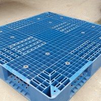 Pallet nhựa