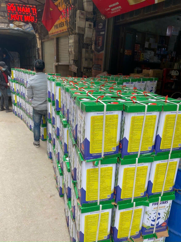 Hình ảnh giao hàng Paint Trường Phát - Keo Phun Nội Thất Ô Tô - Công Ty TNHH TM Paint Trường Phát