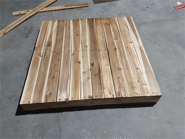 Pallet 2 hướng nâng